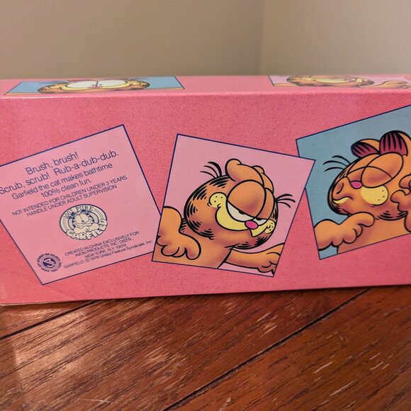 100% Pure Garfield Soap & Bath Brush Vintage 1978 Avon Products Pink Box NIB - Picture 9 of 13